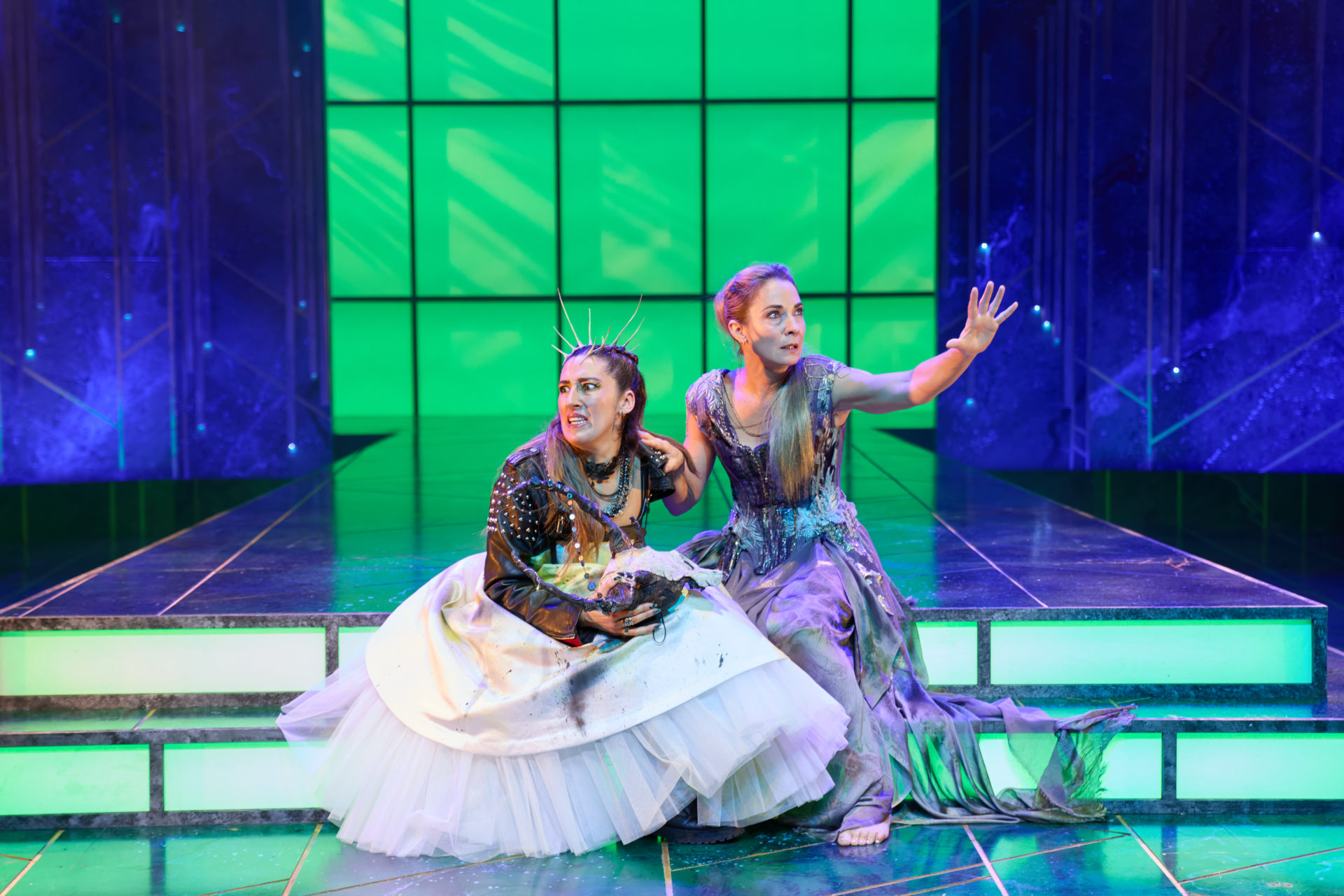 Leah Gaffey as Puck and Nia Roberts as Titania / Hippolyta (credit Mark Douet)