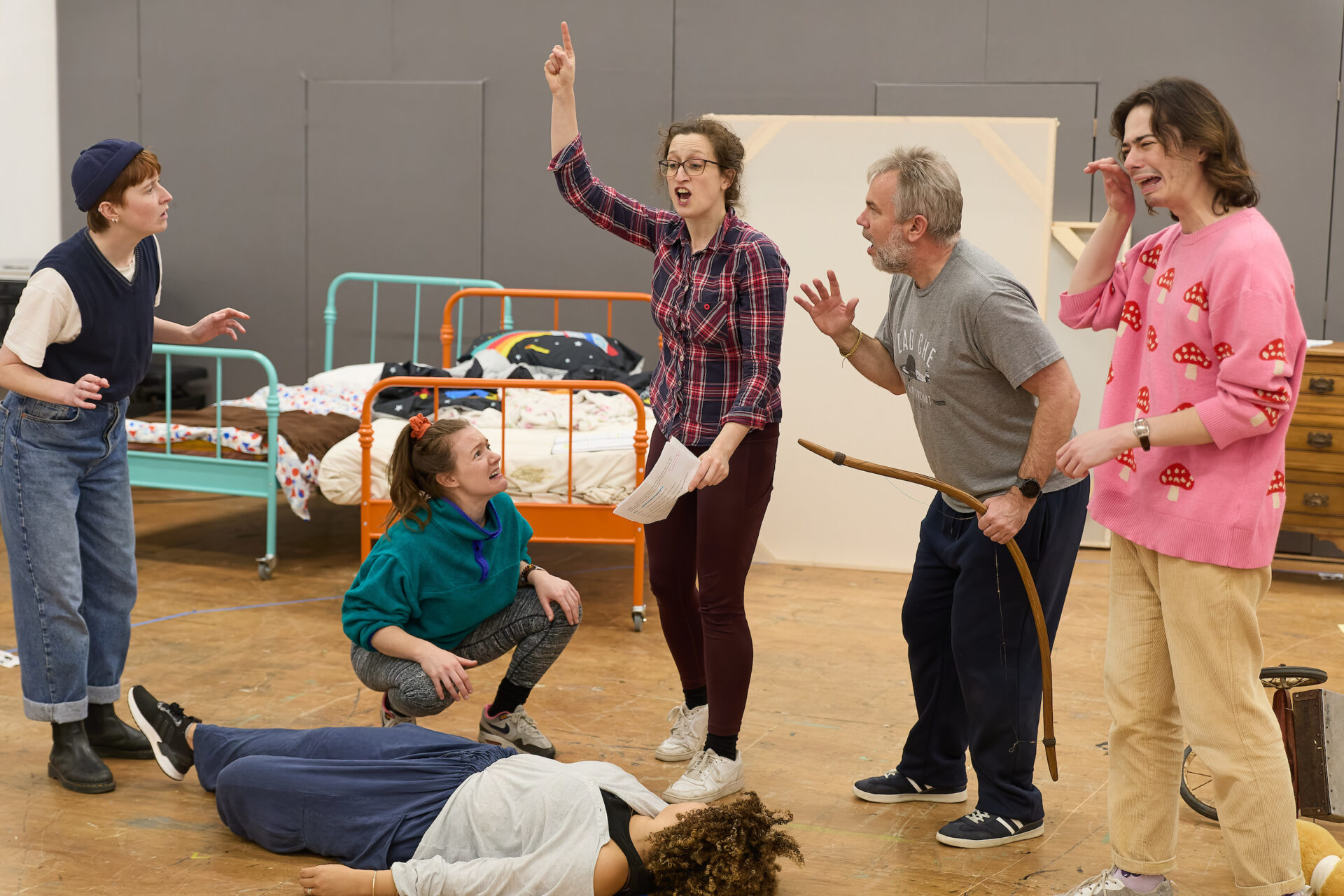 Rebecca Hayes (Peter), Rebecca Killick (Tiger / Nana / Slightly), Emily Burnett (Wendy), Lynwen Haf Roberts (Nibs), Keiron Self (Mr Darling / Smee / Tootles) and Edward Lee (Apprentice Actor) in Peter Pan rehearsals (c) Mark Douet