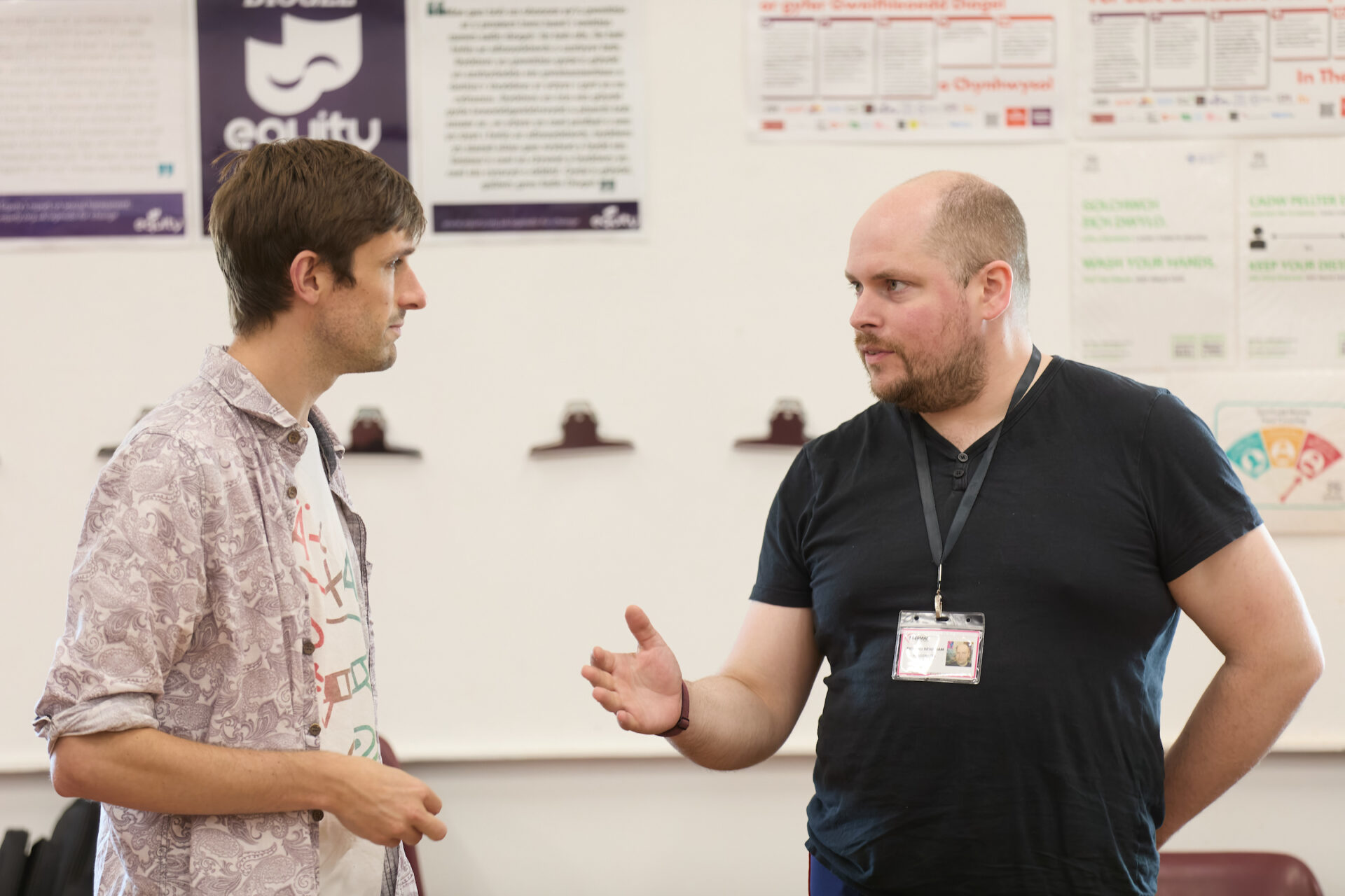 Peter Mooney (Jim) and Richard Newnham (Dr. Cooper) in the Housemates Rehearsals (c) Mark Douet