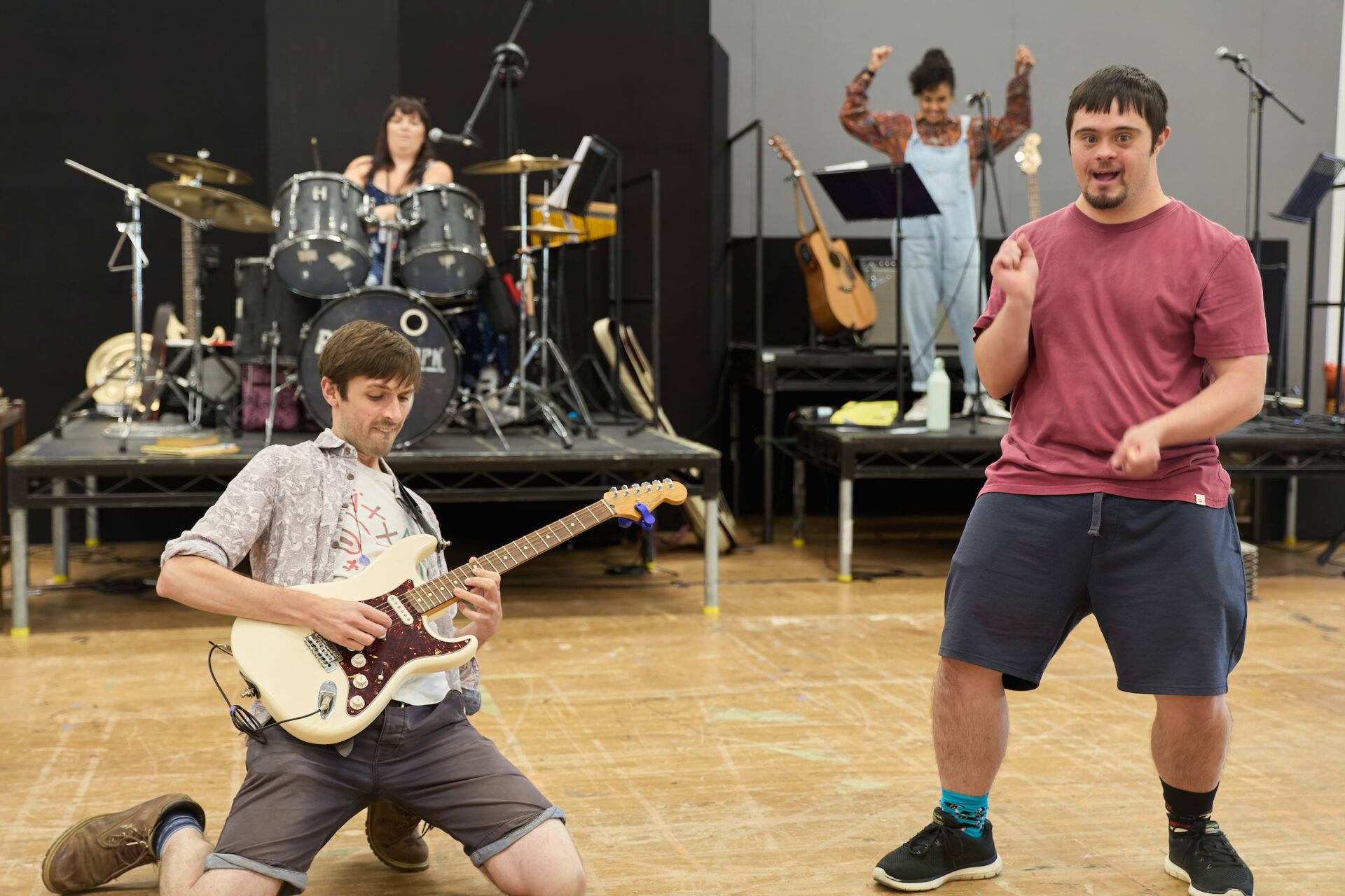 Peter Mooney (Jim) and Gareth John (Alan) in the Housemates Rehearsals (c) Mark Douet