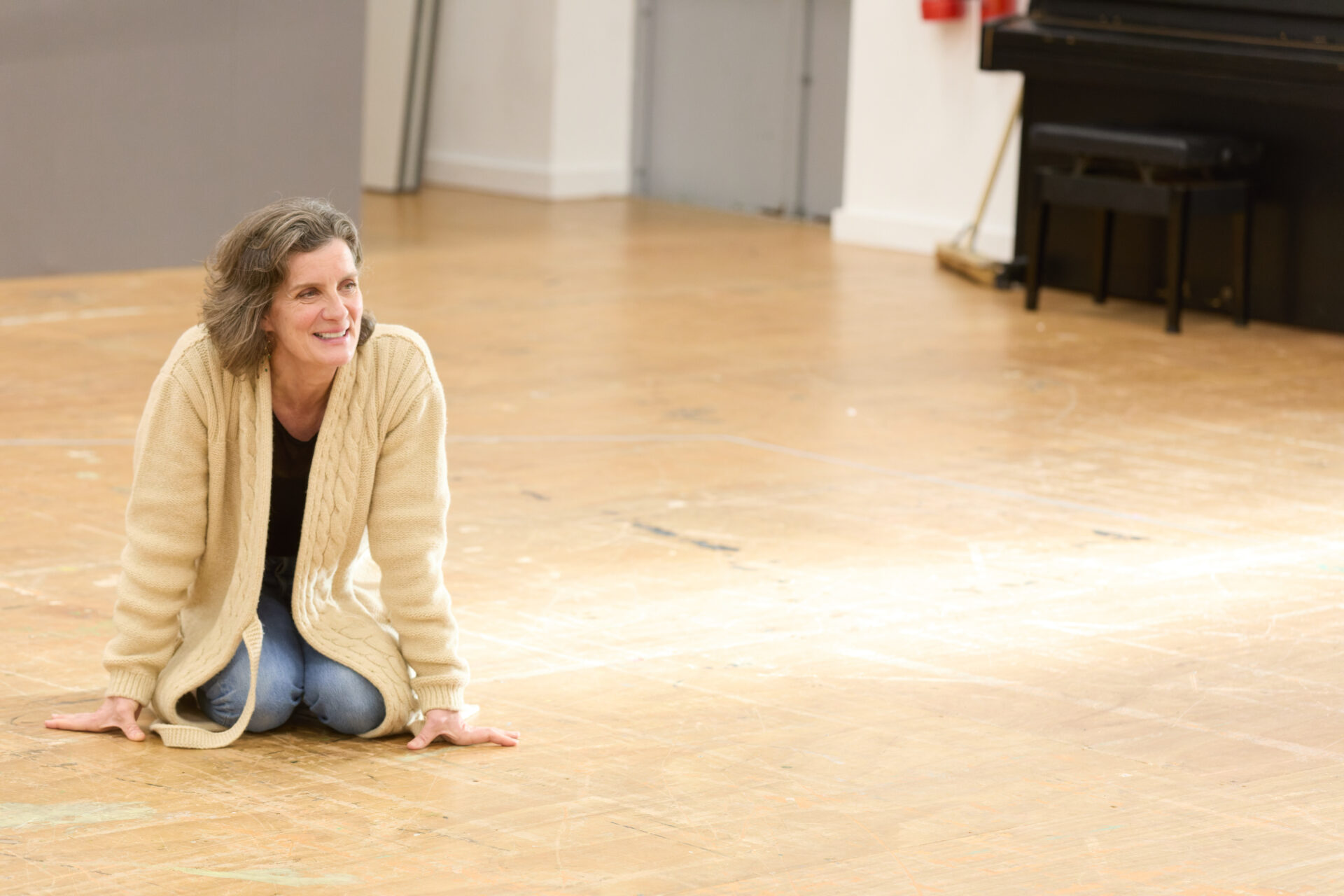 Vivien Parry (Jayne) in The Wife of Cyncoed rehearsals. Image: Mark Douet