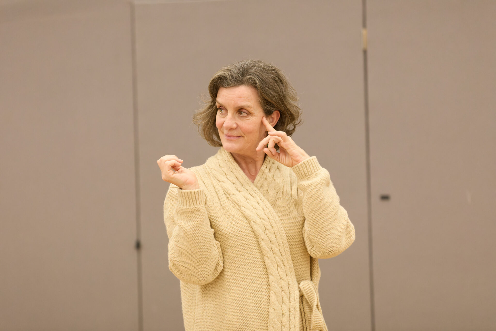 Vivien Parry (Jayne) in The Wife of Cyncoed rehearsals. Image: Mark Douet