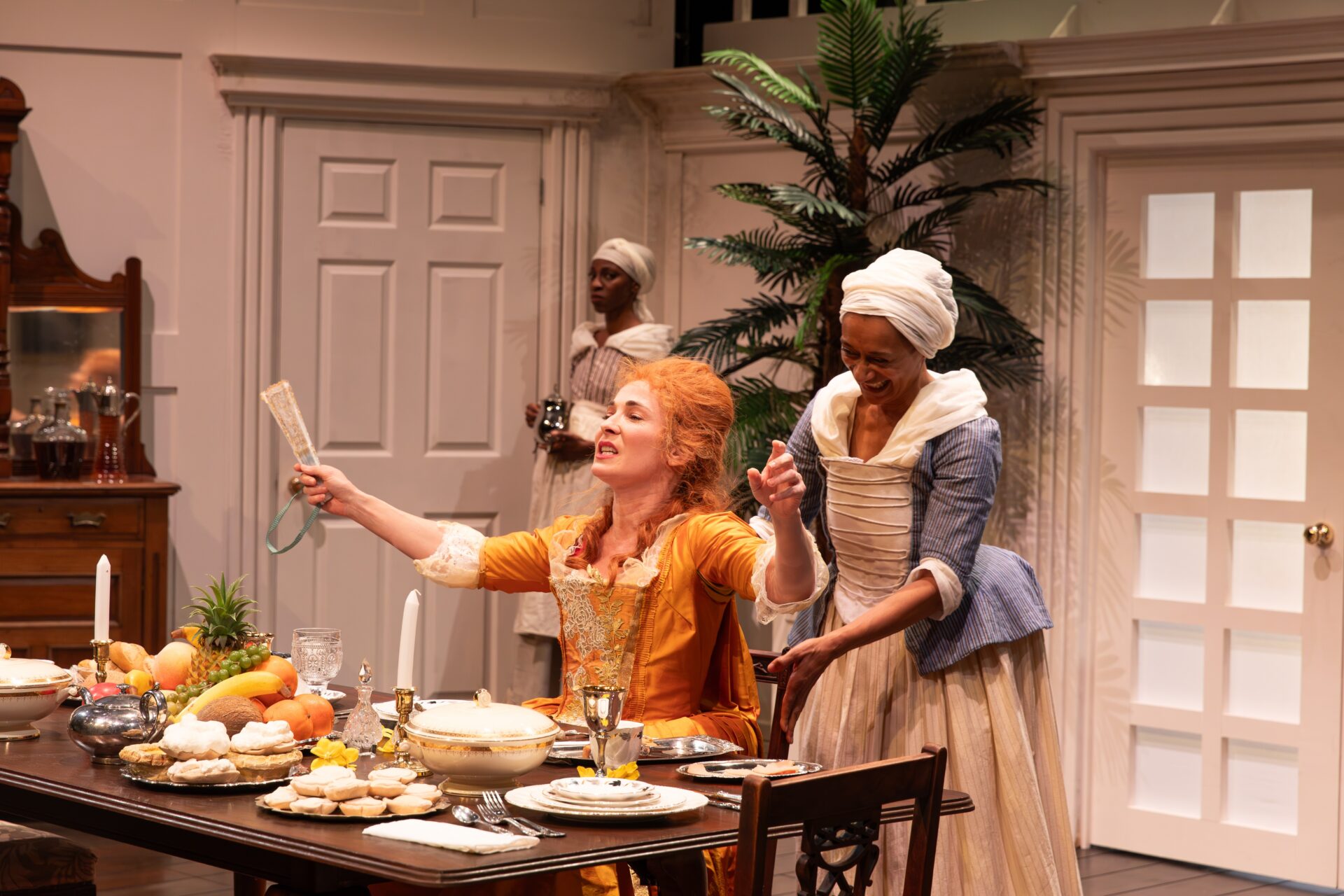 Nia Roberts as Elizabeth and Suzanne Packer as Annie